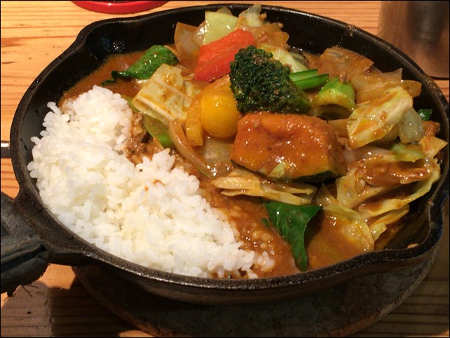 Camp Express エキュート品川サウス店 普段カレーを食べない私もハマる野菜たっぷりカレー