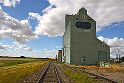 Grain elevators in Milk River