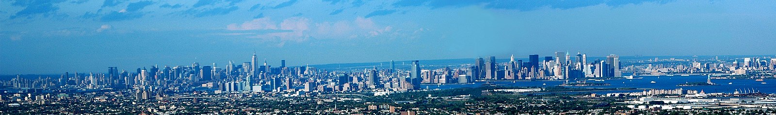 Skyline over New York City og Jersey City set fra Newark, New Jersey.