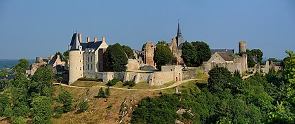 Vue de Sainte-Suzanne, depuis le Tertre Ganne.