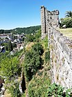 Ruines des remparts et donjon (côté sud)