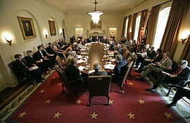 Réunion du Cabinet dans la Cabinet Room en 2006.