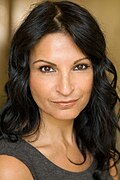 Kathrine Narducci interprète Charmaine Bucco.