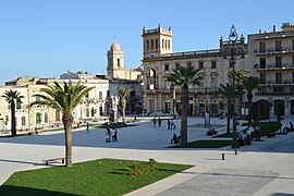 Nuova piazza Unità d'Italia e Palazzo Bruno