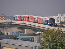 EMU-B3 turns around outside of Bang Wa station.