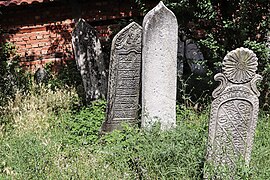 Tombs with sculpted decoration