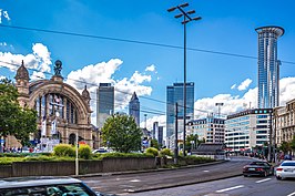 Uitzicht op Frankfurt gezien vanaf Am Hauptbahnhof