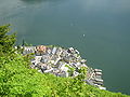 Blick vom Rudolfsturm auf den Ortskern von Hallstatt am Schuttkegel