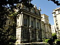 Palais de la famille Știrbei à Bucarest, aujourd'hui centre d'affaires (l'intérieur a été entièrement modernisé, le mobilier d'origine vendu).