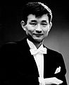 Seiji Ozawa op 23 januari 1963 (Foto: Don Hunstein) overleden op 6 februari 2024