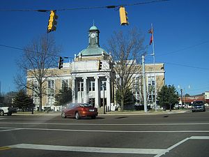 Fayette County Courthouse in Somerville