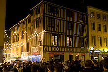 photographie d'une rue de Limoges lors de la frairie des petits ventres