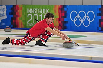 Norský hráč curlingu Martin Sesaker na zimních olympijských hrách mládeže v roce 2012 v Innsbrucku.