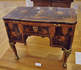 Bureau de David Roentgen vers 1769.