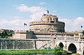 Il mausoleo di Adriano, oggi Castel Sant'Angelo (iniziato nel 125 fu portato a termine da Antonino Pio nel 139) ed il relativo ponte Elio (costruito nel 134).