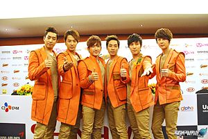 Shinhwa pada tahun 2012 di Singapura