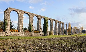 Vestiges de l’aqueduc romain.