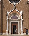 Arc amb l'intradós de mig punt i l'extradós conopial, a l'església de Santa Maria dell'Orto, de Venècia.