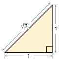 直角二等辺三角形におけるピタゴラスの定理の適用。'"`UNIQ--postMath-00000001-QINU`"'である。