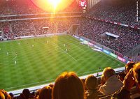 Abendsonne im Stadion am 31. Juli 2007 (Freundschaftsspiel 1. FC Köln gegen Bayern München)