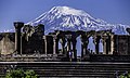 Ruiny na tle góry Ararat