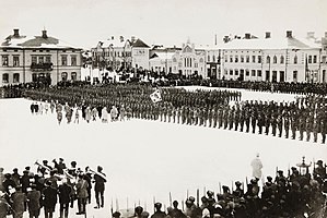 Valkoisten paraati Vaasassa 1918.