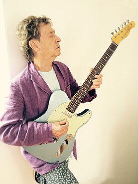 Andy_Summers_with_guitar_2015.jpg