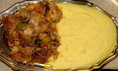 Polenta amb guisat de conill