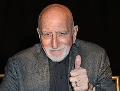 Dominic Chianese interprète Corrado « Junior » Soprano.