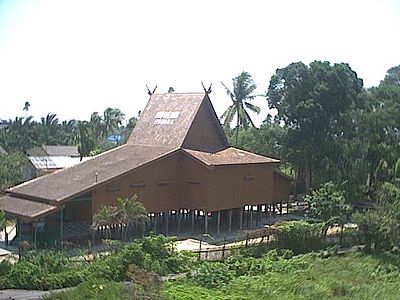 Une rumah bubungan tinggi, bâtiment principal des demeures aristocratiques banjar.