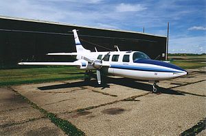 Eine Piper Aerostar in Red Deer, Alberta