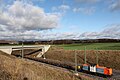 Schienentransportzug am nördlichen Ende der Verbindungskurve, am Übergang zur Neubaustrecke (November 2013)