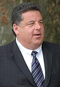 Steve Schirripa interprète Bobby Baccalieri.