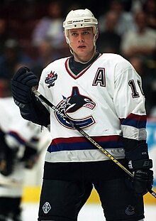 Pavel Bure in Canucks uniform.jpg