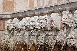 Fontana delle 99 cannelle, L'Aquila