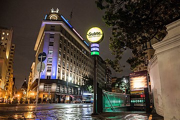 1913'te açılan Buenos Aires metrosu Latin Amerika'da açılan ilk, dünyada 13. metro ağı.[12]