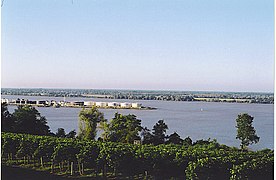 La pointe d'Ambès vu depuis la rive droite de la Gironde.