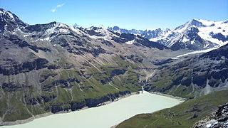 Prise de vue à 3 100 m d'altitude sur le sud du lac.