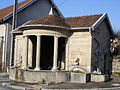 Brunnen und Lavoir