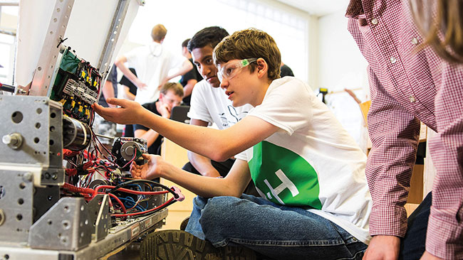 Photo of 4-H kids working