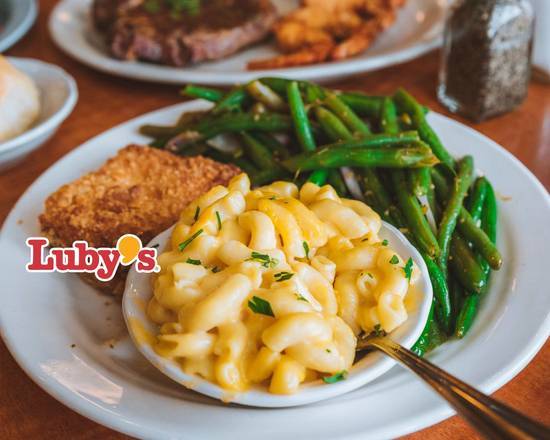 Luby's (4901 North 10th Street)