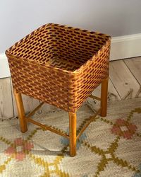 Vintage rattan stand – Millefiori Interior