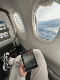 kindle aesthetic, booktok, book aesthetic, airplane book, kindle, reading list, spicy booktok, book recommendations