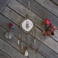 MOTH WING BOTANICALS on Instagram: “Bee love! 🐝 A new mini wall hanging is in the shop. ~<<€~<<€~<<€~<<€~<<€~<<€~<<€ #miniwallhanging #altardecor #honeybee #beeart…”