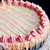 Peppermint Cheesecake with Oreo Cake Crust