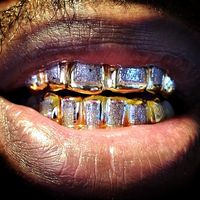 Gold plated grillz set, 2-tone with diamond dust finish top and bottom gold teeth grills set.