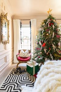 You've got to see these master bedroom Christmas tree ideas. bedroom Christmas tree, holiday decorating, master bedroom Christmas tree, Anthropologie christmas tree, Master bedroom holiday decor, 2021, 2020 Christmas trends