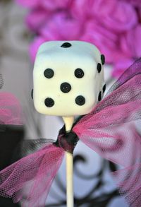 Dice cake pops at a Bunco Party #bunco #partycakepops