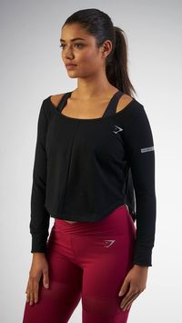 With its beautiful off the shoulder design, the Studio Jumper is the perfect layering piece. So perfect, you may want all three colours from the Gymshark by Nikki Blackketter collection.