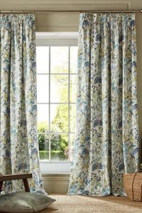 The Country Hedgerow curtain design from Voyage Maison is inspired by the British countryside, with hand-painted meadow flowers in a beautiful colour palette. It's made of soft cotton linen with 100% Cotton Lining for an elegant look.